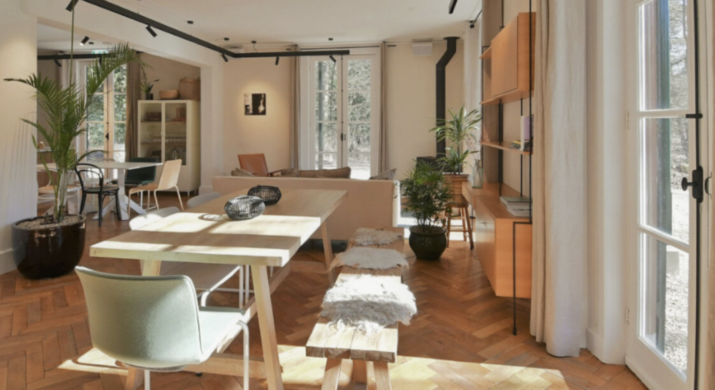 Villa Clubhuis breed